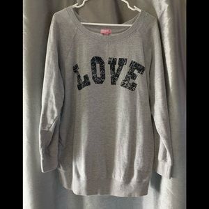 Used Feathers Maternity Long Sweatshirt Size XL